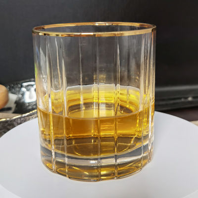 गुणवत्ता Customized Gold Rim Whole Set Handmade Whiskey Glass फैक्टरी