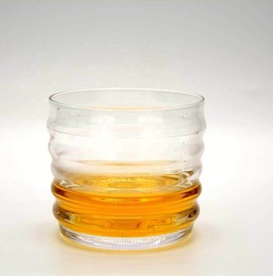 गुणवत्ता Anti Skidding Handmade Whiskey Glass With Wave Pattern फैक्टरी
