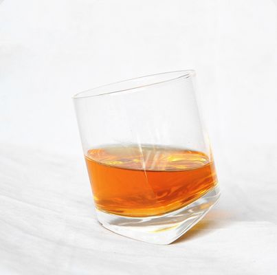 गुणवत्ता Lead Free Slanted Bottom Round Whiskey Tasting Glasses फैक्टरी