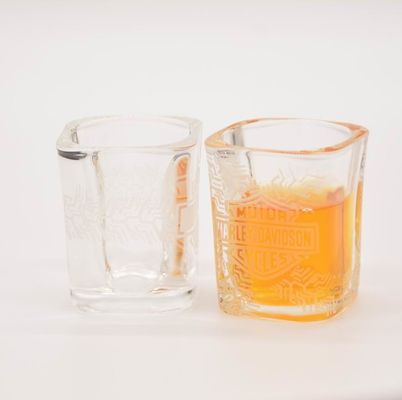 गुणवत्ता Brands Logo Square Shot Glasses , Wedding Shot Glasses For Sprit Drinking फैक्टरी