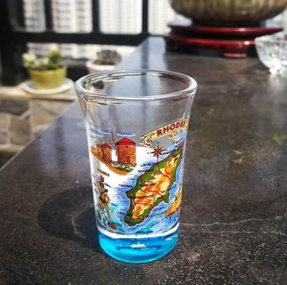 गुणवत्ता Logo Printed Clear  Unique Shot Glasses With Color Decal फैक्टरी
