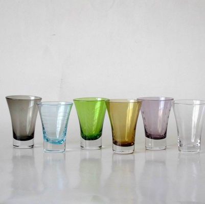 गुणवत्ता 2oz Six Color CIQ Unique Shot Glasses For Liqour Promotion फैक्टरी