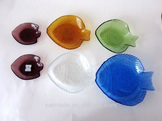 गुणवत्ता Fish Shaped Embossed Colorful Glass Charger Plates फैक्टरी