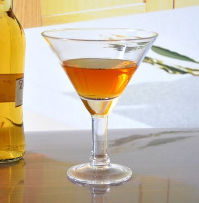 गुणवत्ता Unique Customization Thick Stem Crystal Cocktail Glasses फैक्टरी