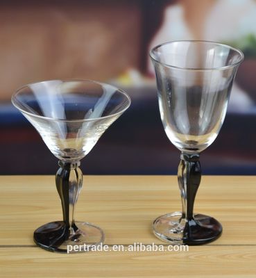 गुणवत्ता Whole Set Heavy Stout Stemed Crystal Cocktail Glasses , Vintage Martini Glasses फैक्टरी