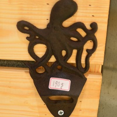 गुणवत्ता Rustic Wall Mounted Octopus Antique Cast Iron Bottle Opener फैक्टरी