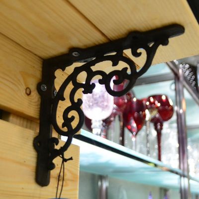 गुणवत्ता Vintage Classic Pattern Cast Iron Shelf Bracket For Shop फैक्टरी