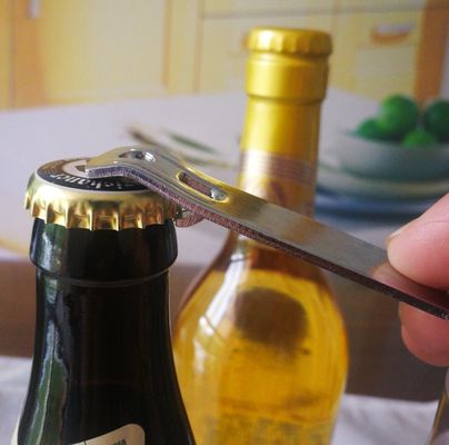 गुणवत्ता Embossed Brands Logo Vintage Stainless Steel Bottle Opener फैक्टरी