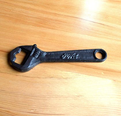 गुणवत्ता Spanner Shape Cast Iron Bottle Opener फैक्टरी