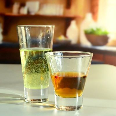 गुणवत्ता Heavy Duty Thick Bottom Tumbler Drinking Glasses For Restaurant फैक्टरी