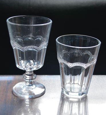 गुणवत्ता Stemless Embossed Multiple Tangent 10 Oz Glass Tumbler फैक्टरी