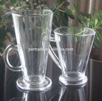 गुणवत्ता Irish Style Machine Made Crystal Whisky Tumblers With Handle फैक्टरी