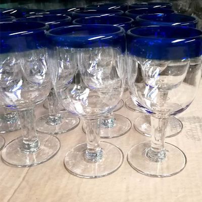गुणवत्ता Blue Rim Mexican Drinking Glass Crystal Wine Glass , Red Glass Wine Glasses फैक्टरी