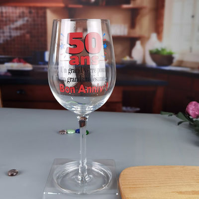 गुणवत्ता Clear 1 Litre Giant Wine Glass With Anniversary Decor फैक्टरी