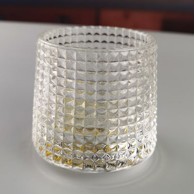 गुणवत्ता Lead Free  FDA Embossed Handmade Whiskey Glass Turning Bottom फैक्टरी