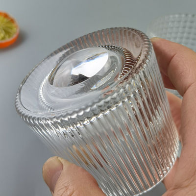 गुणवत्ता Lead Free  FDA Embossed Handmade Whiskey Glass Turning Bottom फैक्टरी